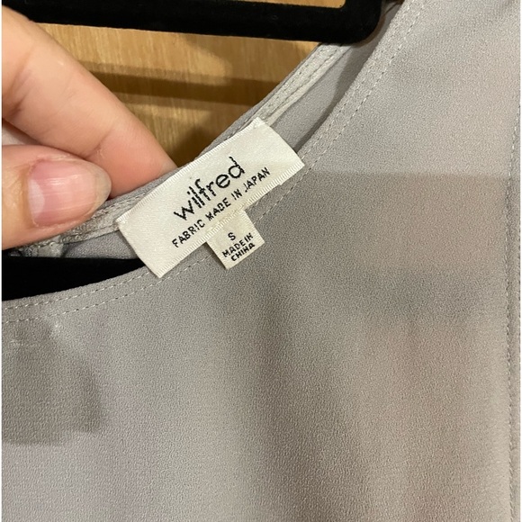 #146- WILFRED-taupe sleeveless blouse - Picture 2 of 2